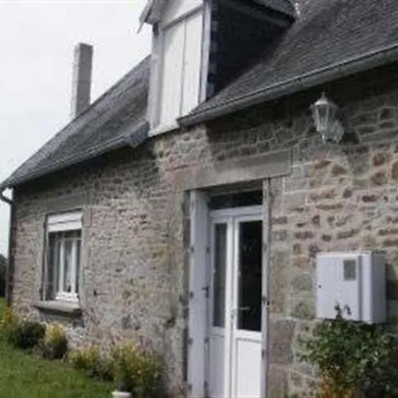 House Pair Sur Mer Maison Mitoyenne En Pierre De Type F3 Avec Jardin Non Clos Saint-Pair-sur-Mer