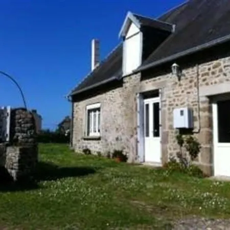 Dom wakacyjny House Pair Sur Mer Maison Mitoyenne En Pierre De Type F3 Avec Jardin Non Clos *